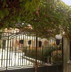 Meet your Posher, Hilda